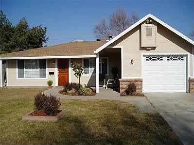 Inviting walkway to home