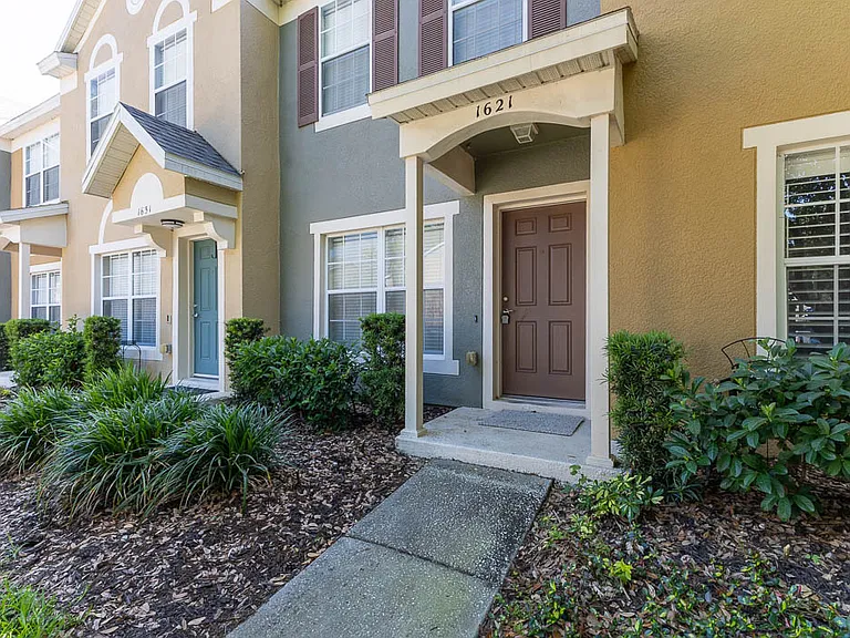 Stockton Dr — Photo 1