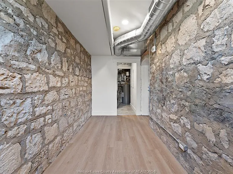 247 Brock St #102 — Photo 30