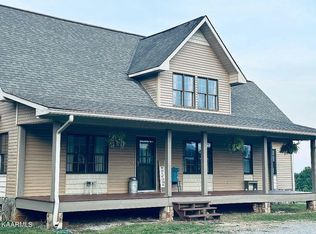 550 Price Rd, Spring City, TN 37381