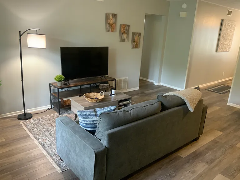 5332 Balcones Dr — Photo 9