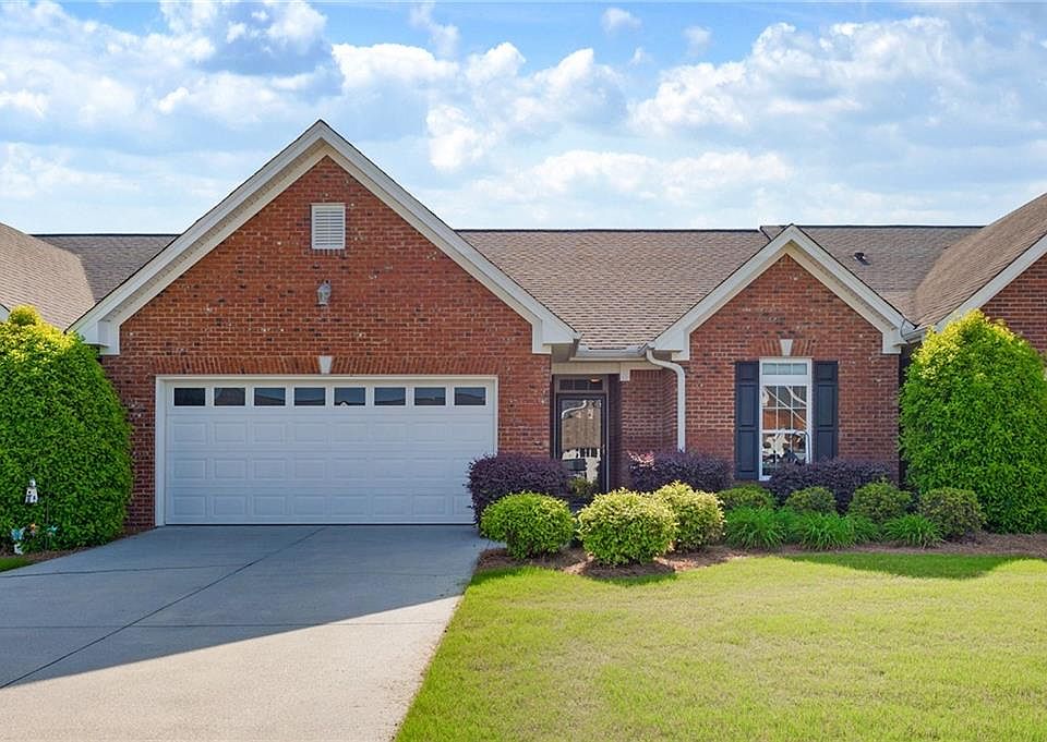1st image of 221 Regency Ln SW