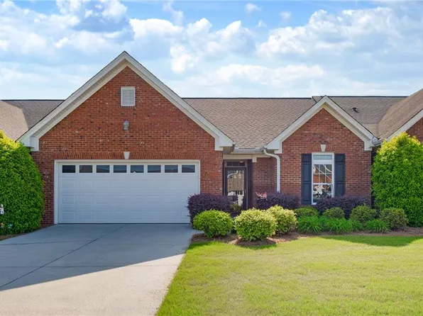 221 Regency Ln SW, Calhoun, GA 30701