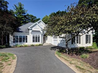 17 Worthington Dr, Bloomfield, CT 06002
