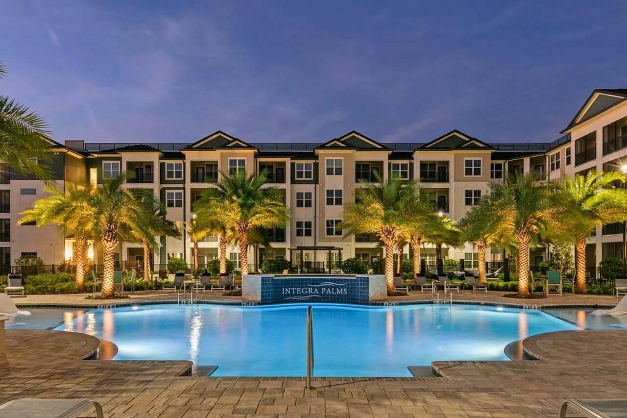 Integra Palms — Photo 1