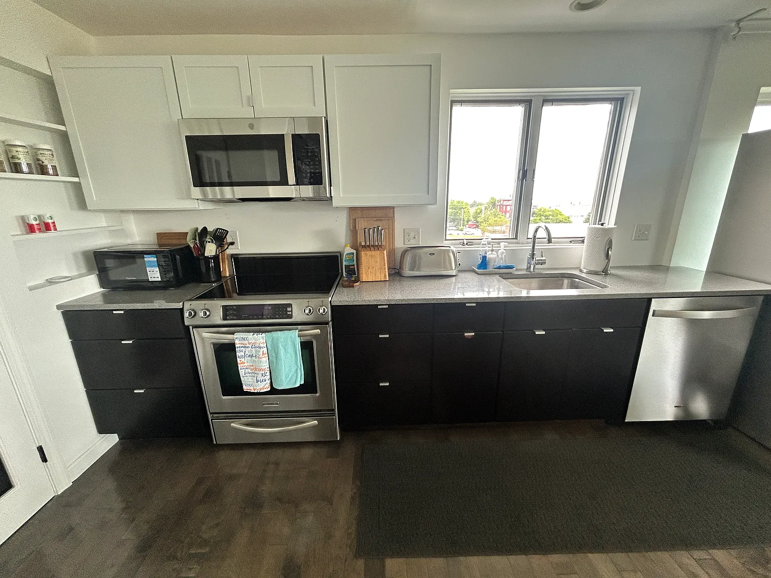 2 bed, 1020 sqft, $1,800 — Photo 3