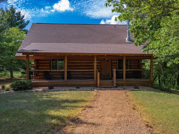 W2806 55th St, Lyndon Station, WI 53944