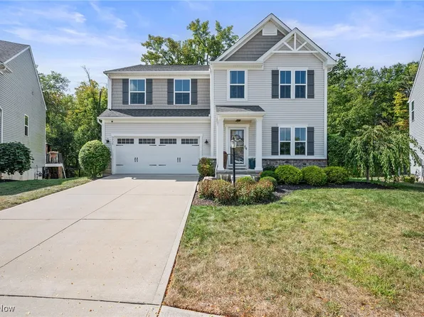3235 Fallen Brook Ln, Brunswick, OH 44212