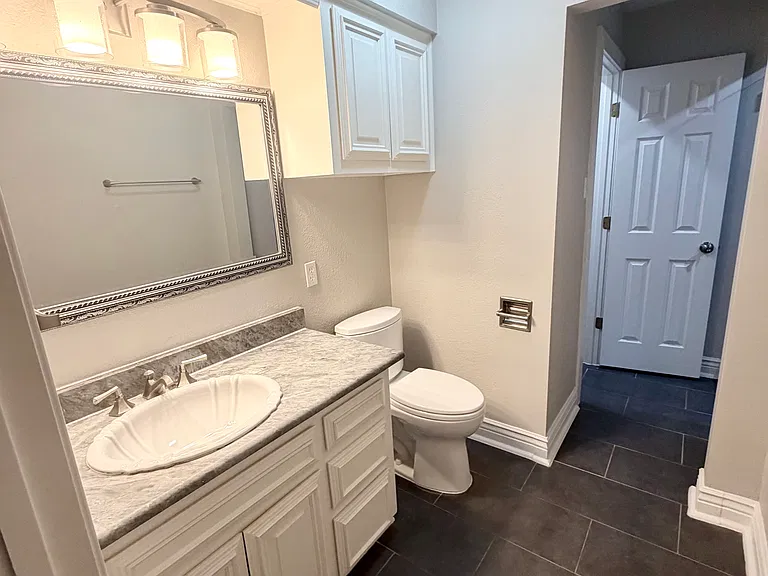 908 McCoy Dr — Photo 11