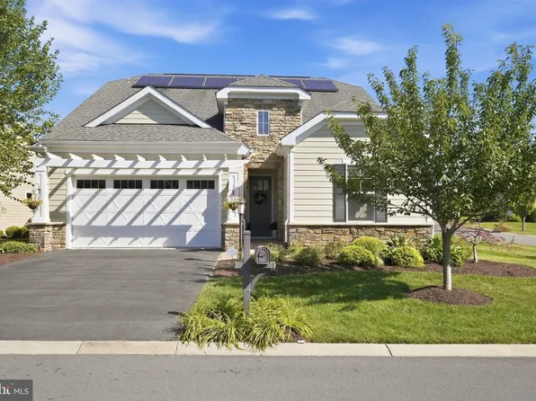 118 Harvester Dr, Lake Frederick, VA 22630