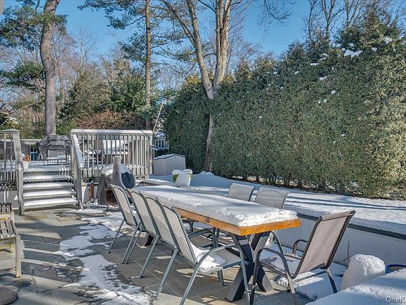 4th image of 299 STRATTON Road