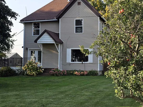 W2892 Vaughn Rd, Cambria, WI 53923