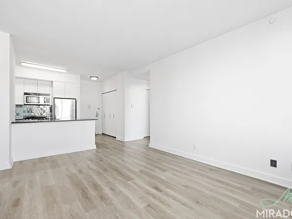 80 Dekalb Avenue image 3 of 20