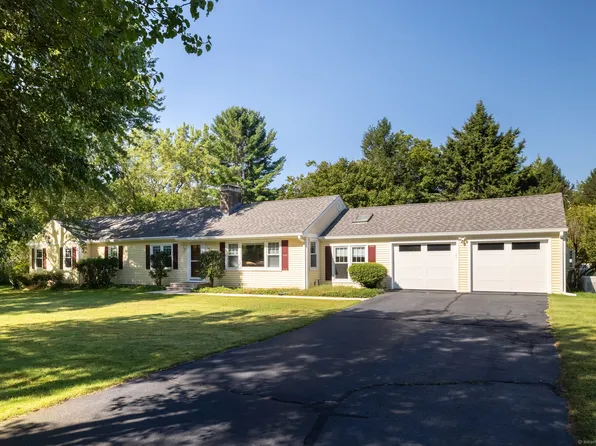 4 Ranch Road, Woodbridge, CT 06525