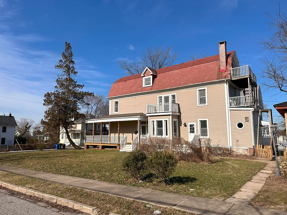 2708 Hamilton Ave