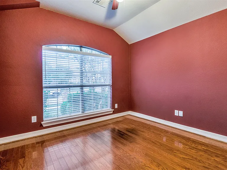 4629 Brighton Dr — Photo 13