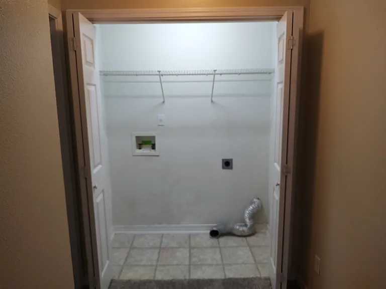 1050 Antigua Cir — Photo 10