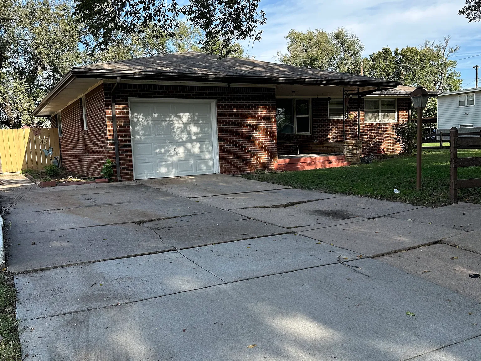 3 bed, 1218 sqft, $1,350 — Photo 2