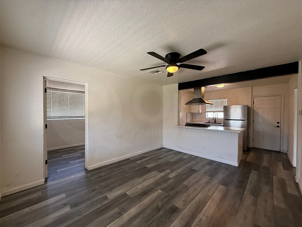 2 bed, 1.0 bath, 660 sqft, $1,325 — Photo 2