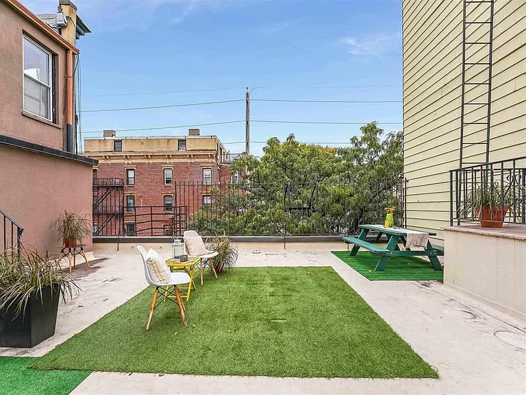 107 Madison St — Photo 13
