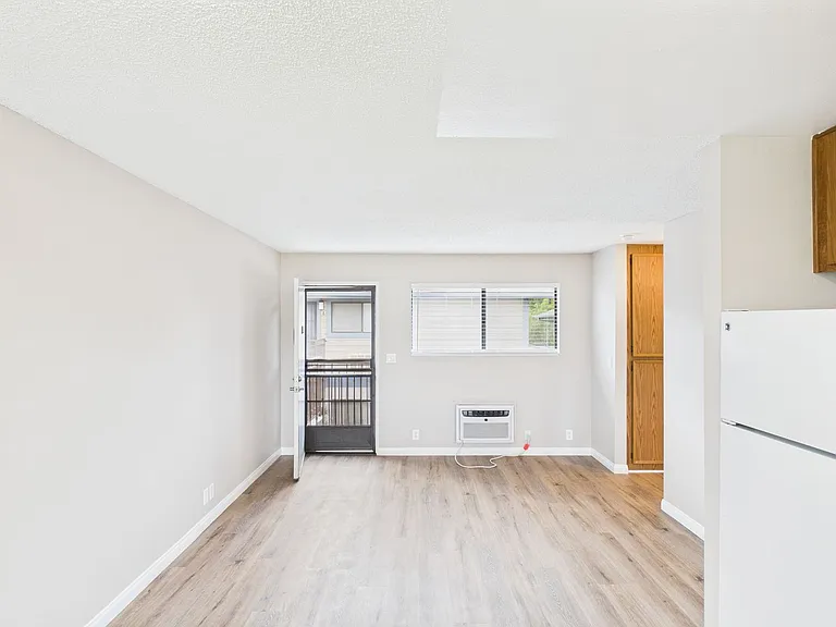 411 Park Way — Photo 7