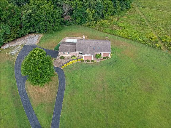 5th image of 143 Paradise Dr