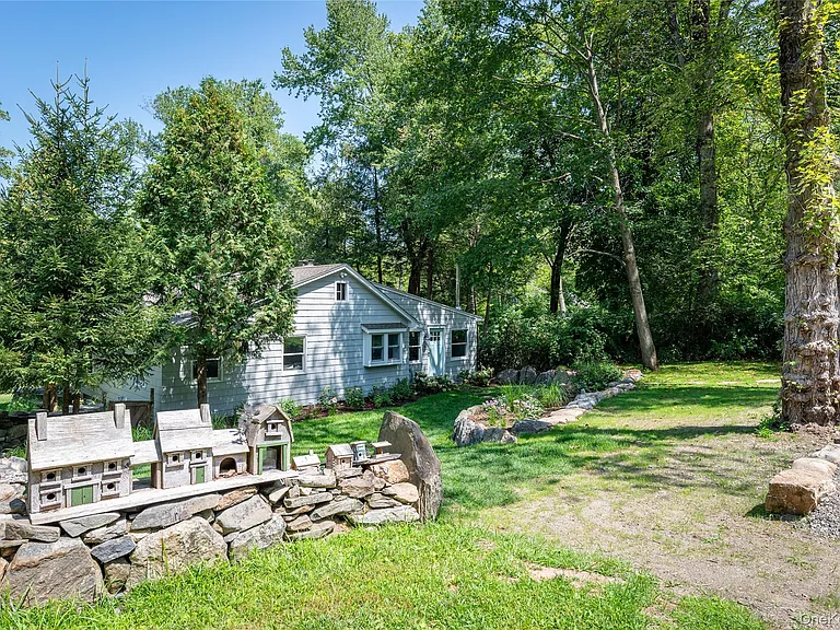 9 S Shore Dr — Photo 23