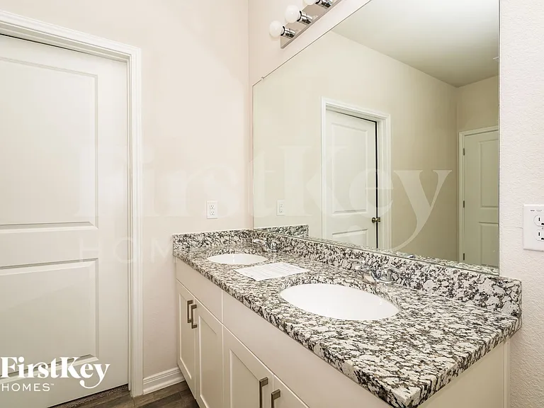 17644 Cedar Crest Dr — Photo 13
