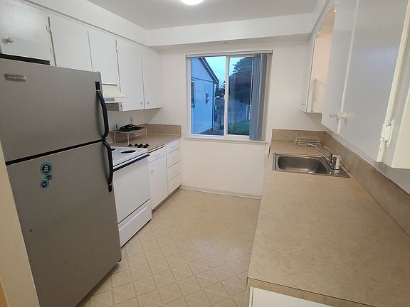 5th image of 3277 Randel Ct SE