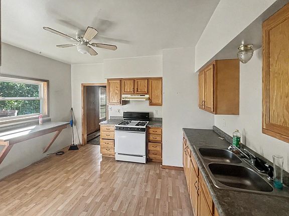 4th image of 106 3rd St