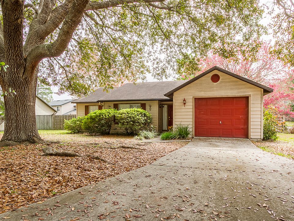 1st image of 3613 NW 84th Dr