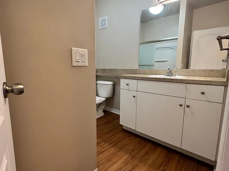 1410 Villa Capri Cir #306 — Photo 18