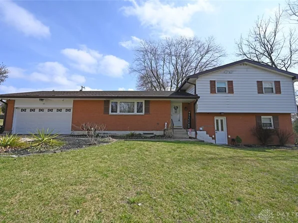 2711 Blue Rock Dr, Dayton, OH 45434