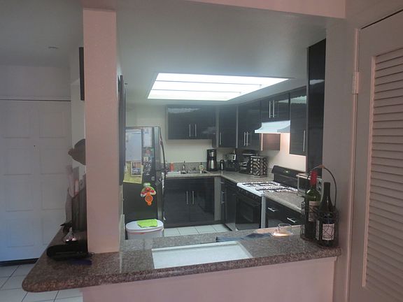 3rd image of 1141 N Columbus Ave APT 302