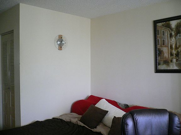 5th image of 700 Executive Center Dr APT 39