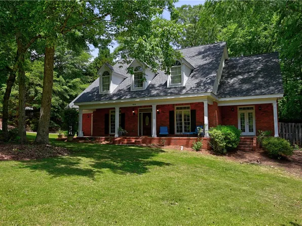 1515 Crossing Way, Auburn, AL 36830