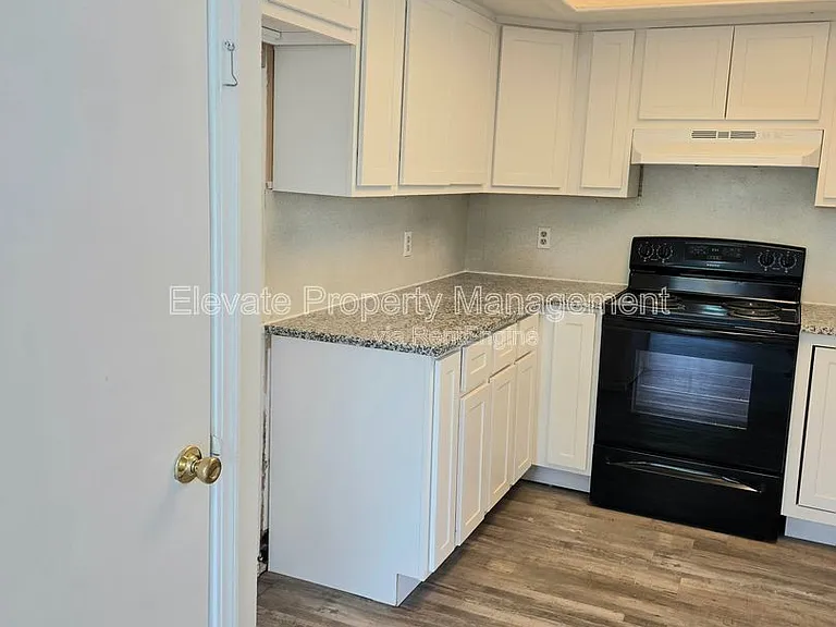 524 Westwood Ct — Photo 4