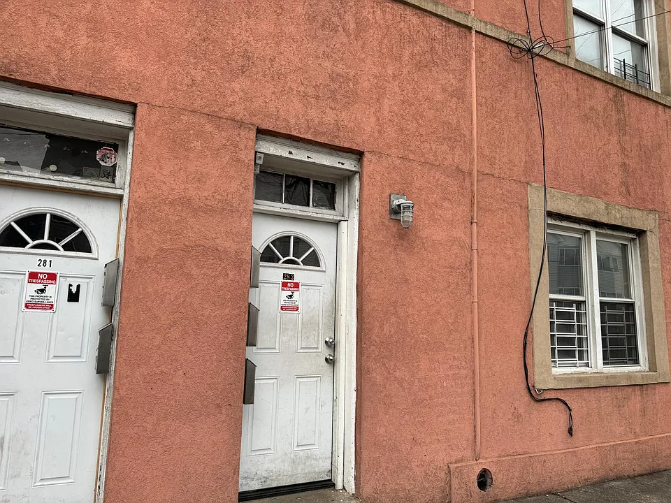283 Van Duzer St #2