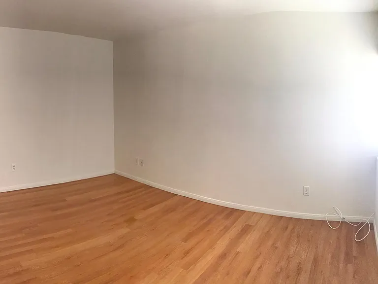 22819 Gershwin Dr — Photo 12
