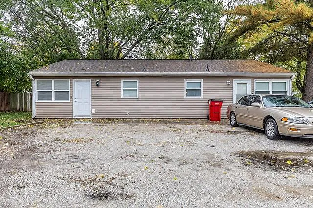 Building Photo - 1603 Kings Way #B