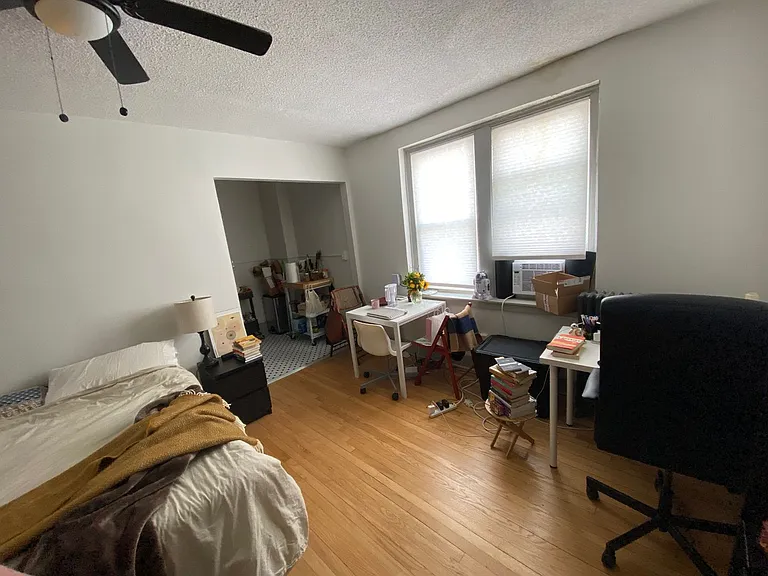 100 Howe Street — Photo 67