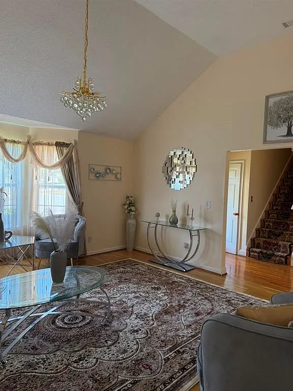 4 bed, 2.5 bath, 2064 sqft, $2,095 — Photo 4