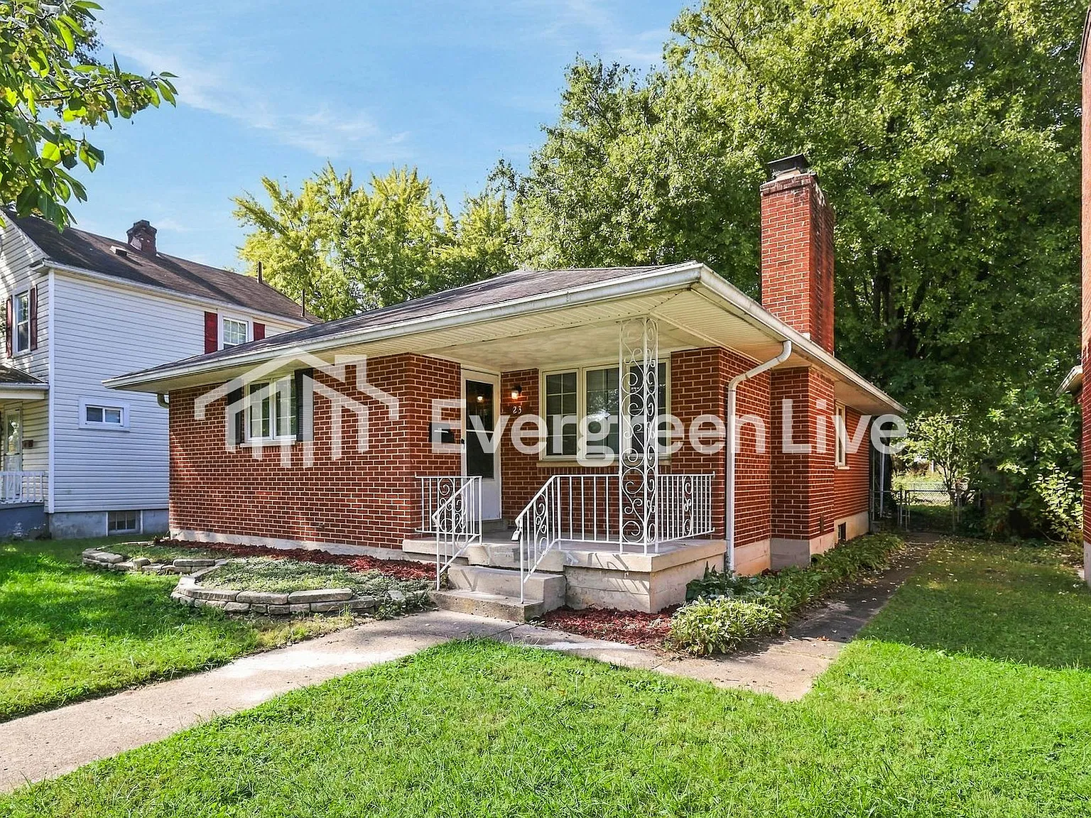 3 bed, 1.0 bath, 1206 sqft, $1,145 — Photo 2