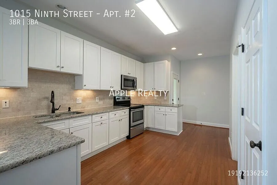 Spacious 3BR/3BA Near Duke & Ninth Street 2 Weeks FREE! — Photo 2