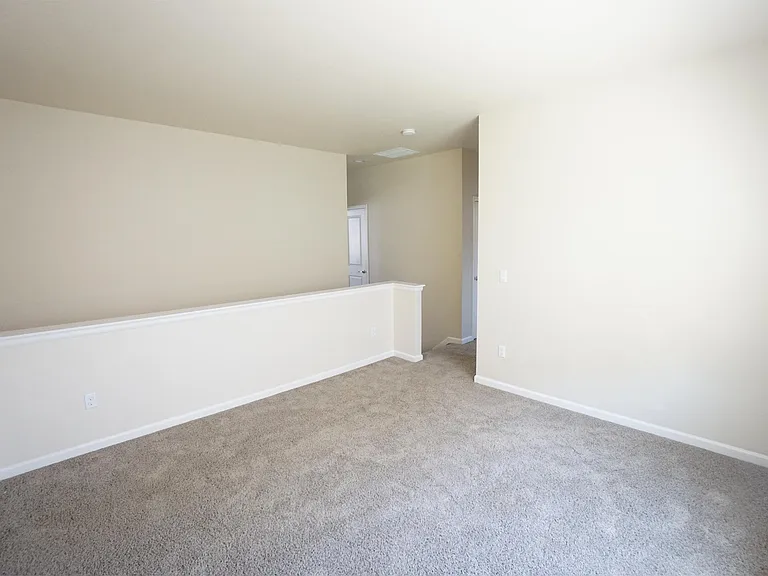 2221 Ulster St — Photo 9