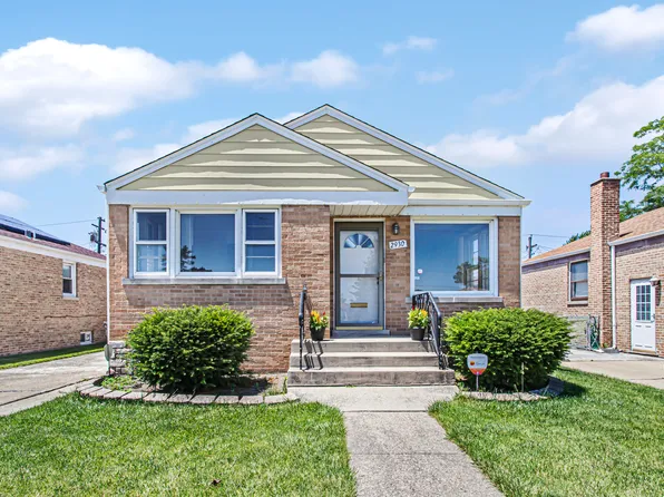 2930 Ernst St, Franklin Park, IL 60131