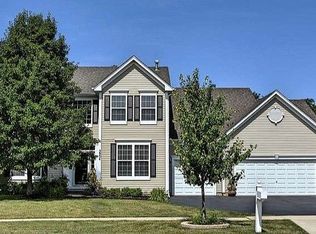 3904 Farmstead Ln, Carpentersville, IL 60110