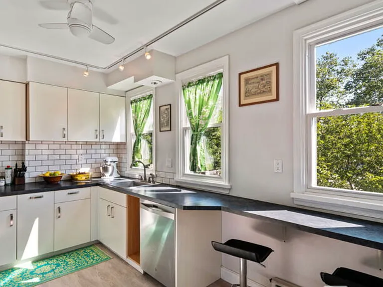 812 S Saint Bernard St #B — Photo 9