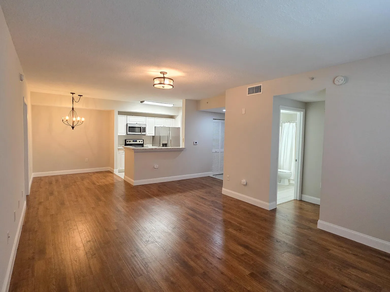 2 bed, 2.0 bath, 994 sqft, $1,850 — Photo 4