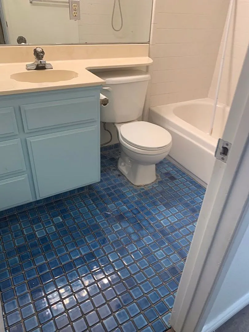 Lovely Condo Move In Special — Photo 4